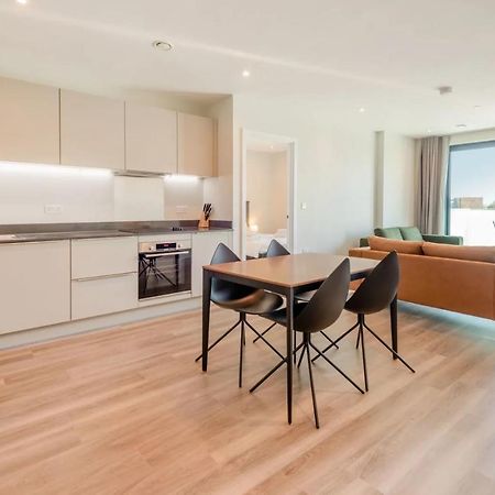 Modern Apartments In Brentford 2 Minutes Walk From Kew Bridge Exterior foto