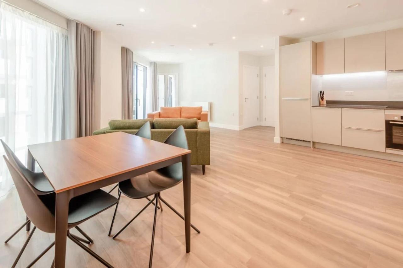 Modern Apartments In Brentford 2 Minutes Walk From Kew Bridge Exterior foto